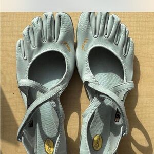 Vibram FiveFingers Light Gray Toe Shoes